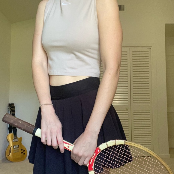 Nike mock neck tank - Picture 3 of 3